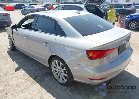 2016 Audi A3 1.8T Premium z USA, uszkodzony, nr VIN WAUA7GFFXG1019466